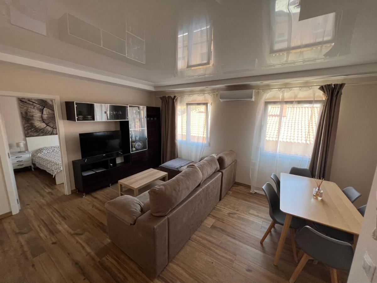 Genuar Apartments Malaga Center. Free Parking ภายนอก รูปภาพ