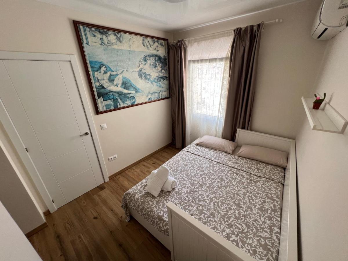 Genuar Apartments Malaga Center. Free Parking ภายนอก รูปภาพ
